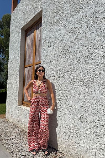 Özge Özgenç Patterned Accessory Detailed Bustier Trousers Set
