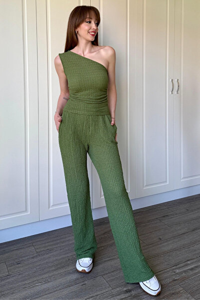 Dilay Gökoğlu Butik One Shoulder Seersucker Khaki Suit