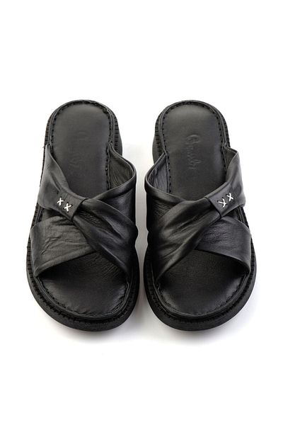 Bambi Black Leather Women's Slippers K04331045103