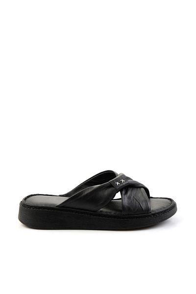 Bambi Black Leather Women's Slippers K04331045103