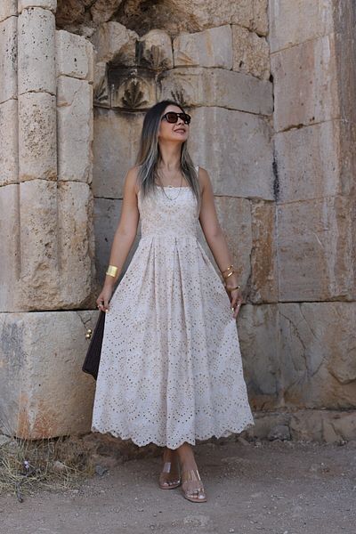 bytugcekaya Μπεζ λουράκι πλισέ φιστό μίντι φόρεμα