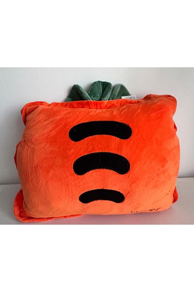 MAJESTE Plush toy set with synthetic filling and blanket