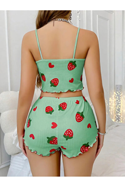 Genel Markalar Kadın Yeşil Çilek Desenli Şortlu Pijama Takımı – Askılı Crop Üstlü Tatlı Ev Giyim