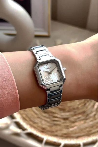 Skyland Elegant women's watch with Arabic engraving and stainless steel strap and hands