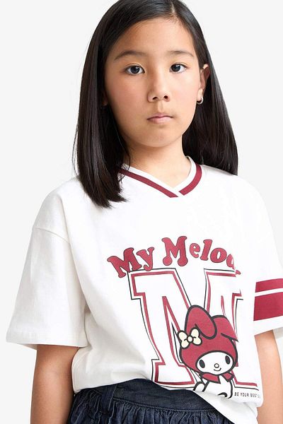 DeFacto Girls' Hello Kitty Oversize Wide Fit V Neck Short Sleeve T-Shirt