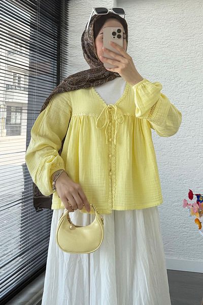 MELEK ARAZ Guipure Detailed Muslin Short Kimono – Yellow