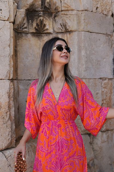 bytugcekaya Φούξια-πορτοκαλί φόρεμα με λεπτομέρεια με μανίκια νυχτερίδας