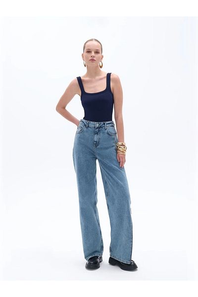 baim Seamless Ribbed Deep Neckline Thick Strap Tank Top