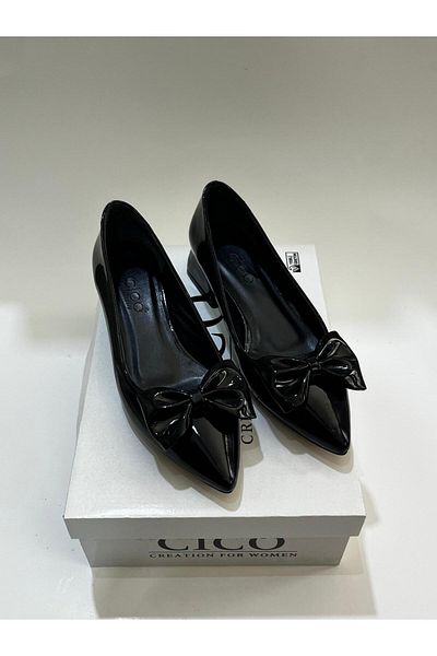 Cico Stiletto Shoe Material Patent Leather Bottom Sole Christmasite with Bowtie on the Face Heel Height 4 cm