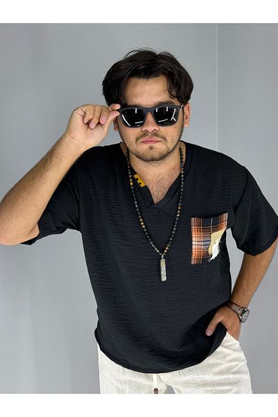 MARESHAL Handmade Collar and Straw Pocket Oversize T-Shirt (Black)