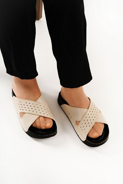 Babetty Women's Flat Heel Orthopedic Daily Slippers Comfortable Lightweight Stylish Massage Inside Young Mother Slippers