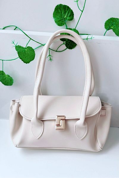 h&c bag butik Women's Hand and Shoulder Bag Jessica Black with Accessory Detail