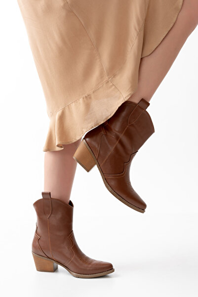 MS SUGAR SHOES Western Cowboy dámské krátké boty z umělé kůže s hnědou výšivkou