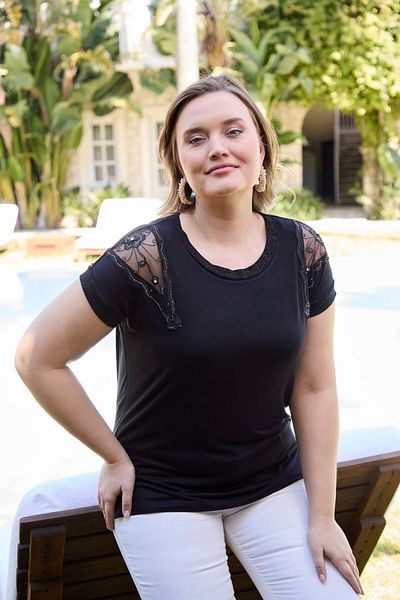 Butik Ayseba Women's Black Shoulder Tulle Detailed Stoned Short Sleeve Plus Size T-Shirt