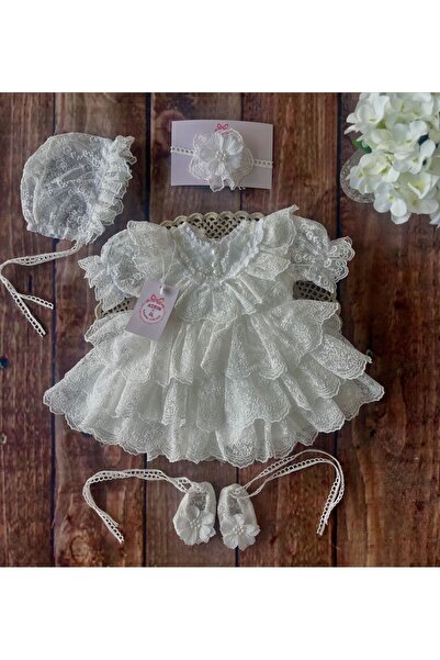 Butik BEYAZ PAMUK DANTELLİ KATLI KIZ BEBK ELBİSE SETİ