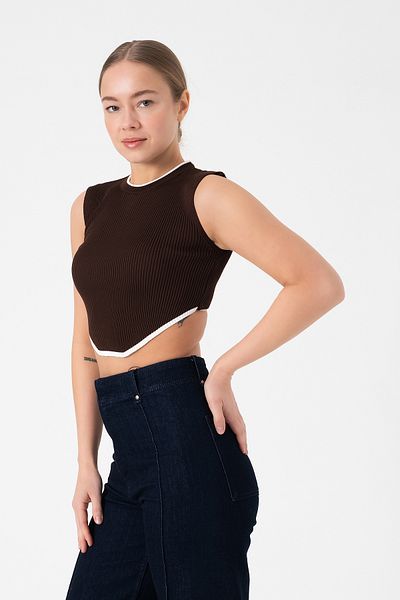 Zenea Sleeveless Women's Crop Blouse