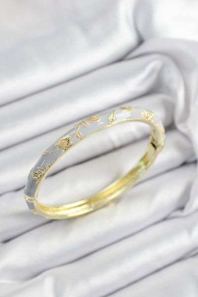 Clariss Mineli Brass Lilac Flower Motif Gold Color Women's Handcuffs