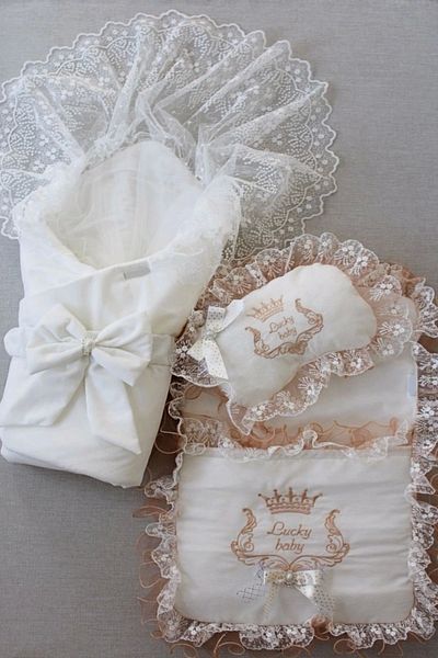 shopwave Newborn Nile Crown Embroidered Swaddled Trilux 3-Piece Bottom Opening Set