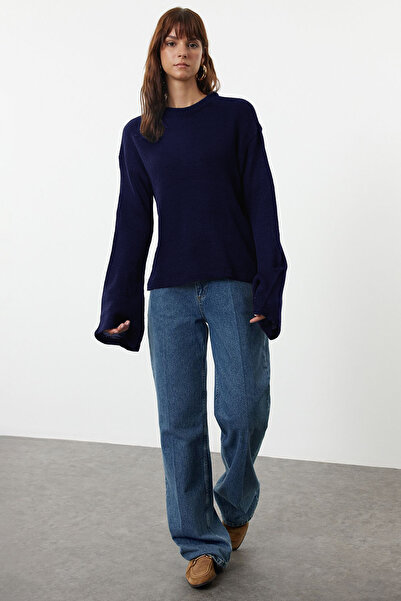 Trendyol Collection Marineblauer, weit geschnittener, weicher, strukturierter Strickpullover TWOAW25KZ00295