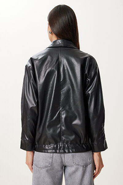 Happiness İstanbul Γυναικείο Μαύρο Μπουφάν από συνθετικό δέρμα με φαρδιά τσέπη GZ00004