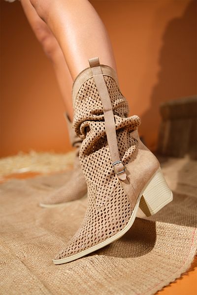 LuviShoes Γυναικείες καλοκαιρινές μπότες με χοντρό τακούνι LARRY Dark Beige Bellows