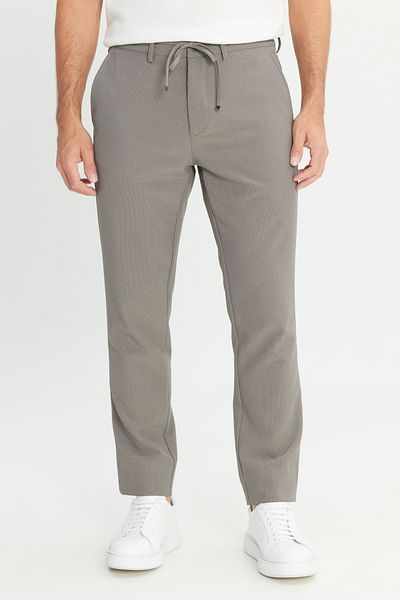 AC&Co / Altınyıldız Classics Pantaloni de jogging casual pentru bărbați, antracit, slim fit, cu talie îngustă, cu dungi laterale