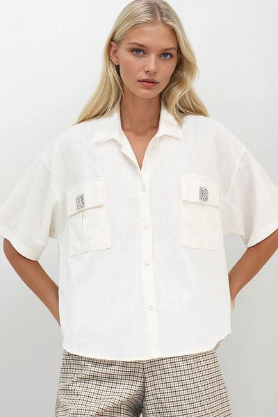Trend Alaçatı Stili Women's Ecru Double Pocket Accessory Detailed Half Sleeve Linen Shirt Alc-X14269