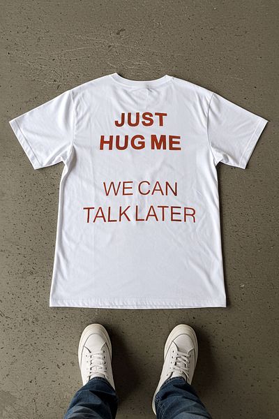 Trendyol Collection Just Hug Me εμπριμέ λευκό υπερμεγέθη βαμβακερό μπλουζάκι - TMNSS25TS00228