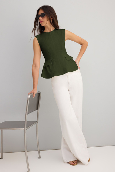 Trendyol Collection Bluză țesătă din bumbac kaki din Gabardine cu buzunar peplum TWOSS25BZ00538