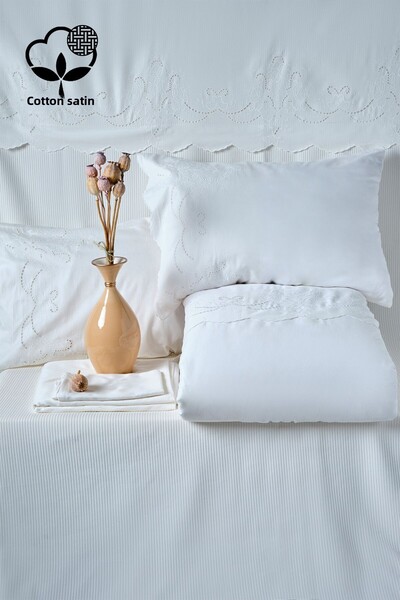 Nazik Home Dynasty Embroidered Double 7 Piece Duvet Cover Pique Set