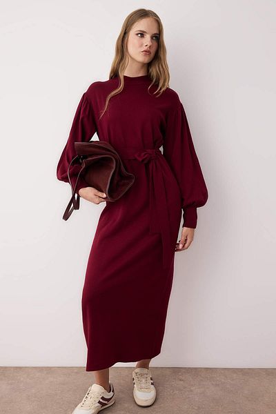 Trendyol Modest Πλεκτό φόρεμα με μπαλόνι με μισό ζιβάγκο με ζώνη μπορντό TCTAW24EB00023