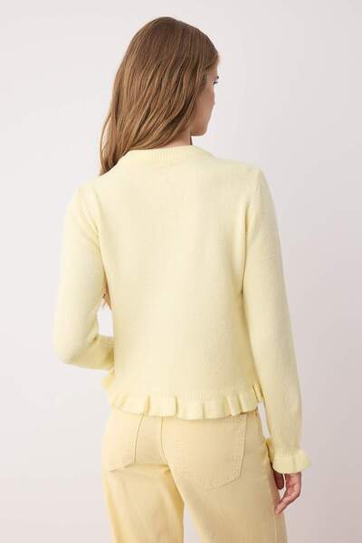 Trendyol Collection Yellow Button Detailed Soft Textured Knitwear Cardigan Twoaw26Hi00038