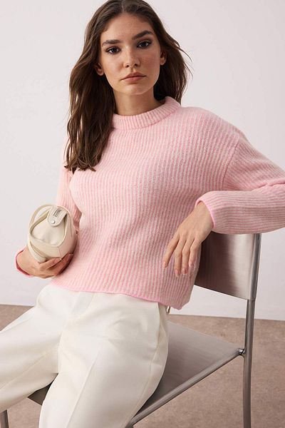 Trendyol Collection Pulover tricotat cu decolteu moale cu textura moale, crop roz TWOAW25KZ00000