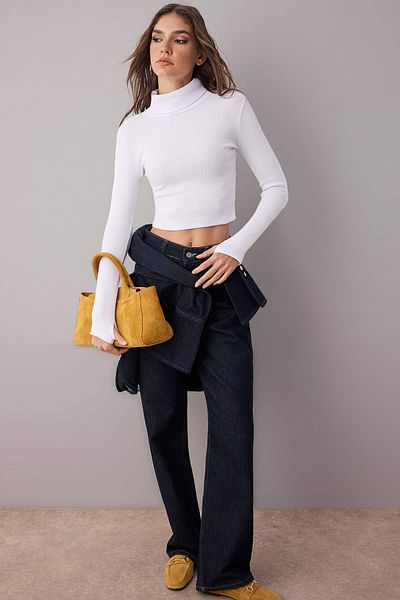Trendyol Collection Bluză albă cu guler țesut cu nervuri elastice - Detaliată cu degete, mulata TWOAW21BZ0071