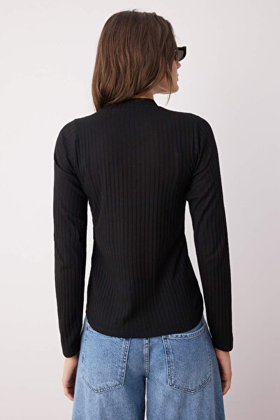 Trendyol Collection Černá pletená halenka se stojatým výstřihem a žebrovaným elastickým střihem TWOAW20BZ0200