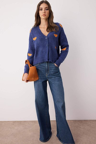 Trendyol Collection Indigo Soft Texture Embroidery Detail V-Neck Knitwear Cardigan Twoaw24Hi00237