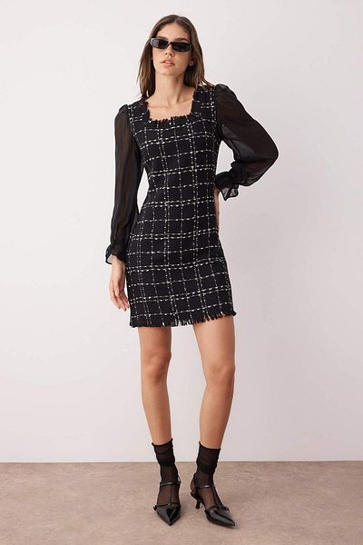 Trendyol Collection Czarna tweedowa mini sukienka z szyfonu o linii A i szczegółowa tkana sukienka TWOAW21EL0532