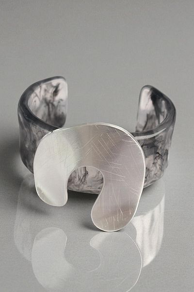 Pointmod Lily Design Asymmetric Acrylic Women's Silver Detail Bracelet