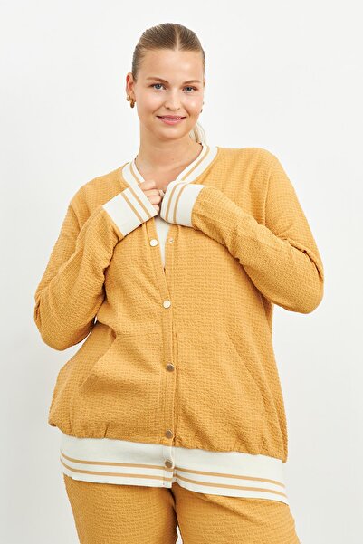 Curly MUSTARD TEXTURED BOMBER JACKET