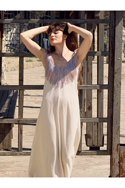 Su Koleksiyon Φόρεμα με φούντα με λεπτομέρεια ζιβάγκο με λαιμόκοψη