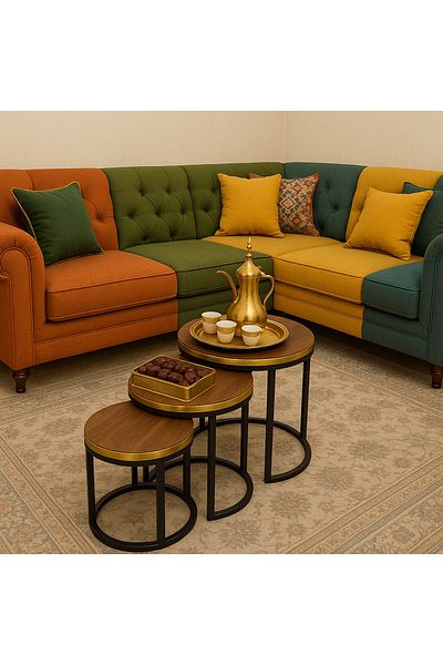 Un A set of 3 round serving tables that add a touch of luxury to every sitting area.