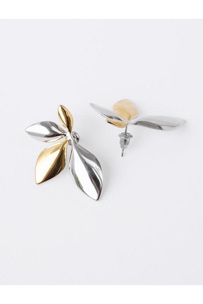 Jimmy Key Silver Color Leaf Form Shiny Earrings