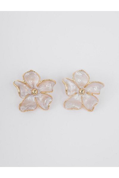 Jimmy Key Minimal Earrings with White Flower Figure