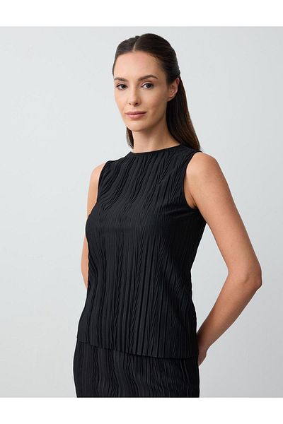 Jimmy Key Black Crew Neck Pleated Sleeveless Knitted Blouse
