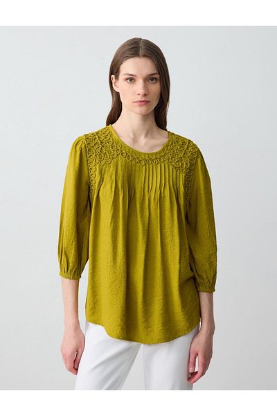 Jimmy Key Oil Green Relaxed Cut Round Neck Three Quarter Sleeve Patterned Woven Blouse