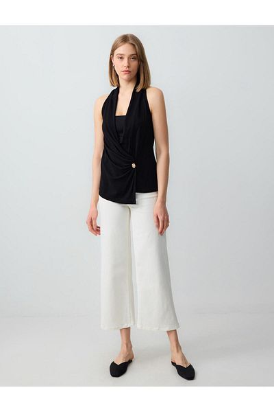 Jimmy Key Black Straight Cut Double Breasted Neck Sleeveless Knitted Blouse