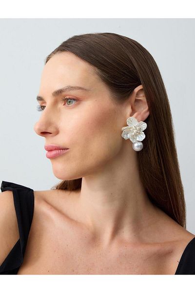 Jimmy Key White Flower Figured Pearl Elegant Earrings