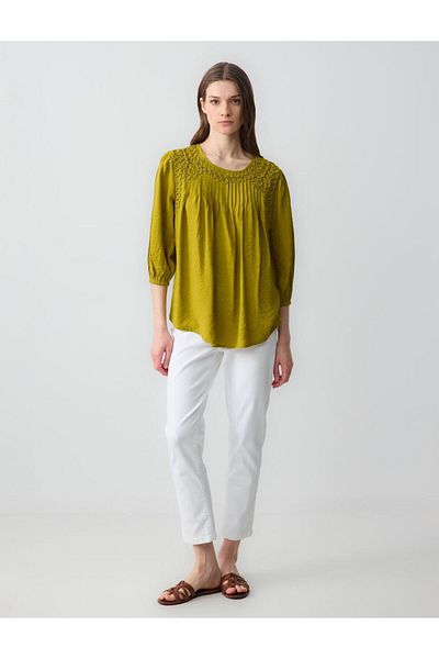 Jimmy Key Oil Green Relaxed Cut Round Neck Three Quarter Sleeve Patterned Woven Blouse