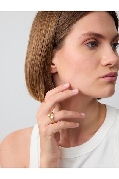 Jimmy Key Gold Color Twist Patterned Shiny Stone Ring