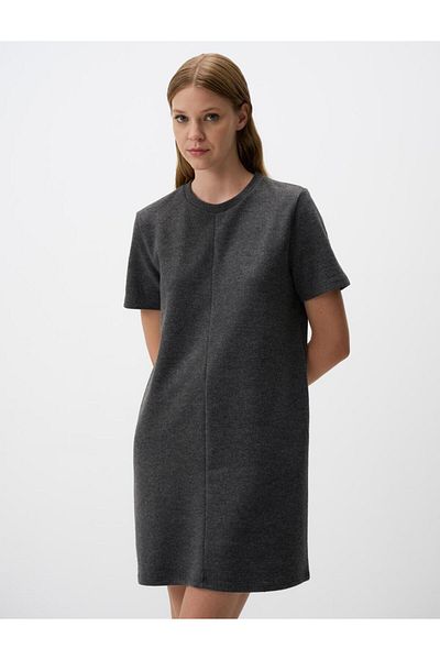 Jimmy Key Rochie mini confortabilă, antracit, cu decolteu rotund, cu mâneci scurte